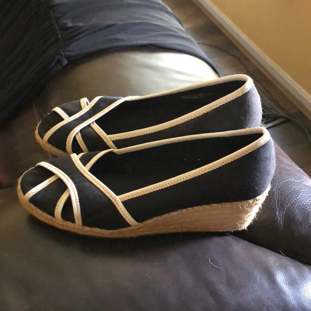 Summer wedges